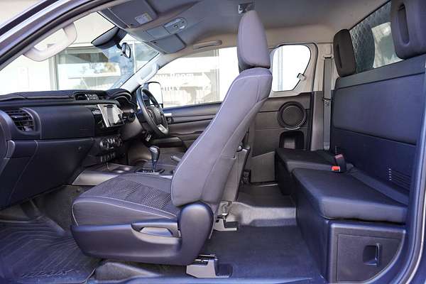 2019 Toyota Hilux 4x4 Hilux 4x4 SR 2.8L T Diesel Automatic Extra Cab C/C