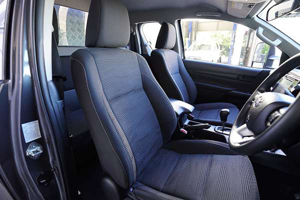 2019 Toyota Hilux 4x4 Hilux 4x4 SR 2.8L T Diesel Automatic Extra Cab C/C
