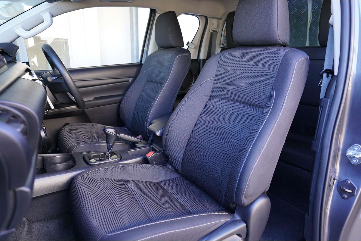 2019 Toyota Hilux 4x4 Hilux 4x4 SR 2.8L T Diesel Automatic Extra Cab C/C