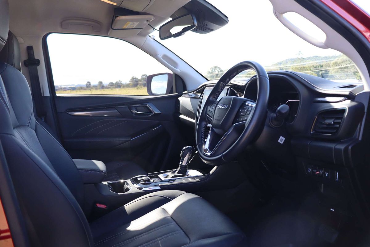 2024 Isuzu MU-X LS-T