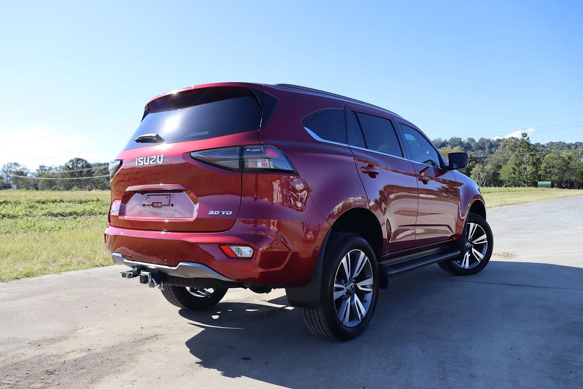 2024 Isuzu MU-X LS-T