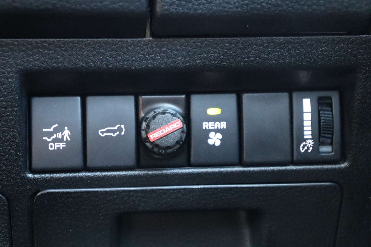 2024 Isuzu MU-X LS-T