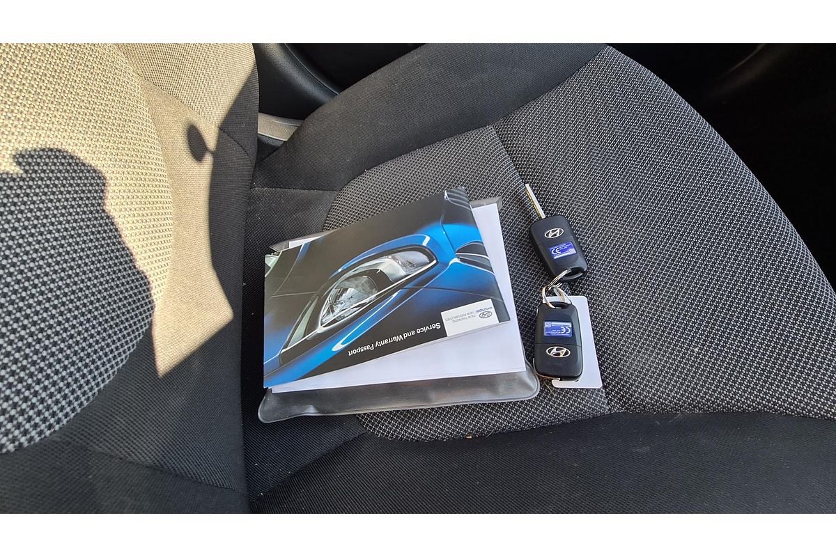 2013 Hyundai Accent Active RB