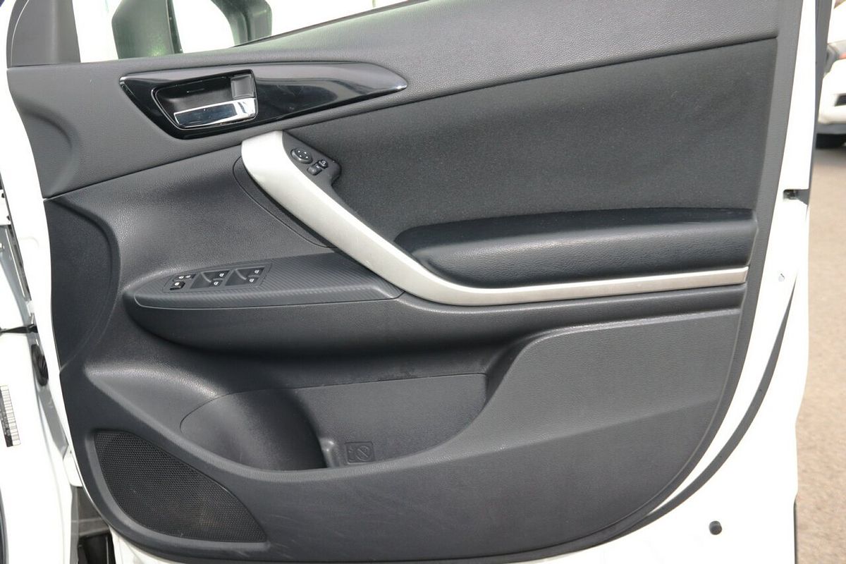 2023 Mitsubishi Eclipse Cross LS YB