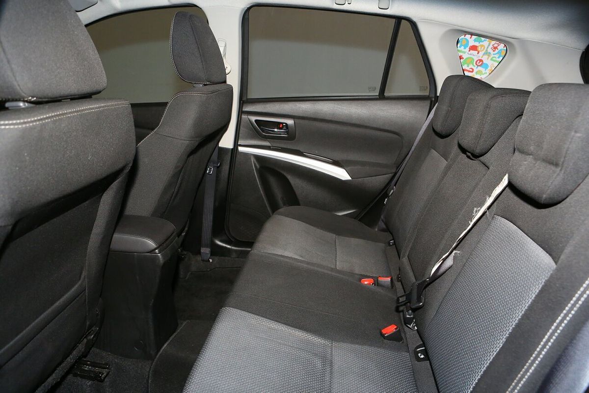 2016 Suzuki S-Cross GLX JY