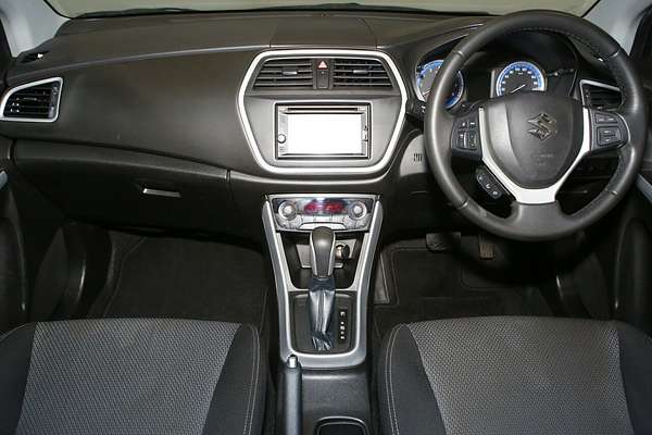 2016 Suzuki S-Cross GLX JY
