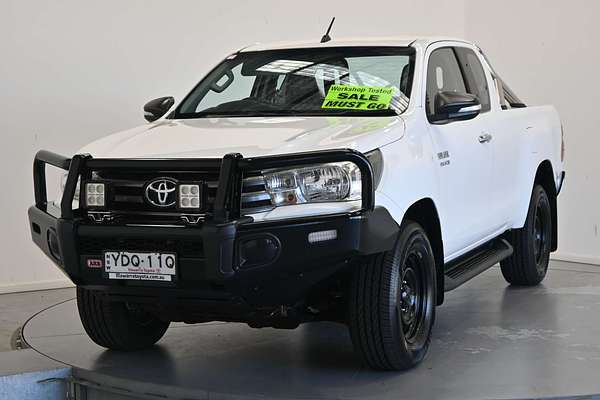 2015 Toyota Hilux SR GUN126R 4X4