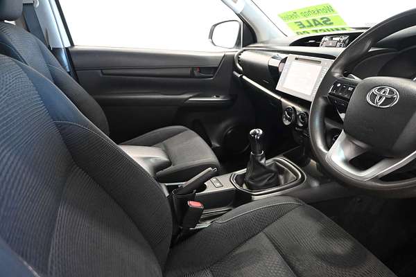 2015 Toyota Hilux SR GUN126R 4X4
