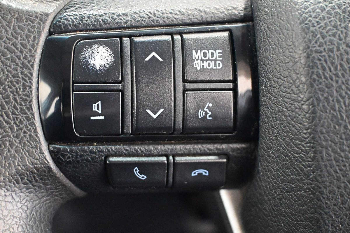 2015 Toyota Hilux SR GUN126R 4X4