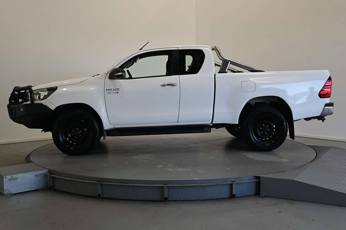 2015 Toyota Hilux SR GUN126R 4X4