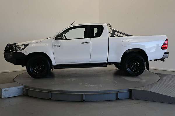 2015 Toyota Hilux SR GUN126R 4X4