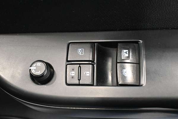 2015 Toyota Hilux SR GUN126R 4X4