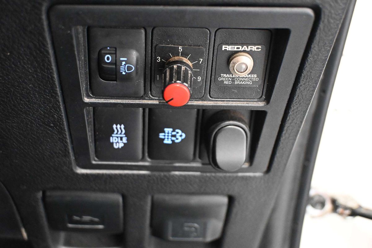 2015 Toyota Hilux SR GUN126R 4X4