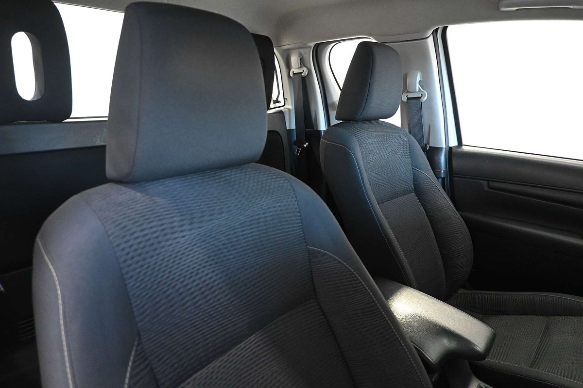 2015 Toyota Hilux SR GUN126R 4X4