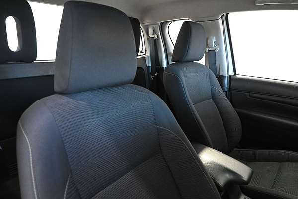 2015 Toyota Hilux SR GUN126R 4X4