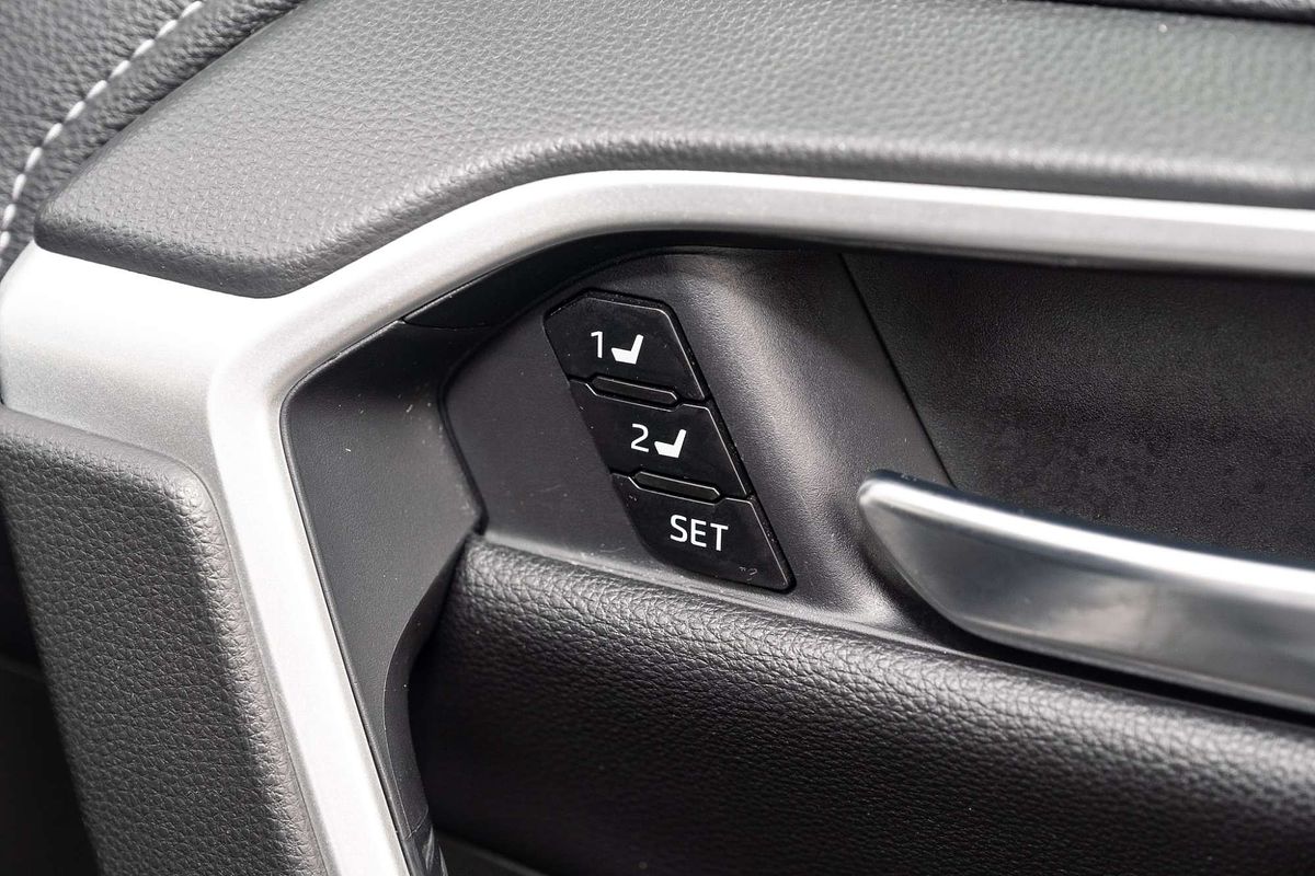 2020 Toyota RAV4 Cruiser AXAH52R