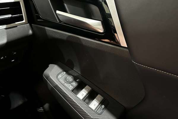 2023 Mitsubishi Outlander Black Edition ZM