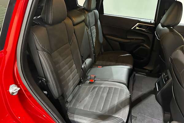 2023 Mitsubishi Outlander Black Edition ZM