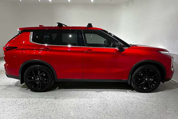 2023 Mitsubishi Outlander Black Edition ZM