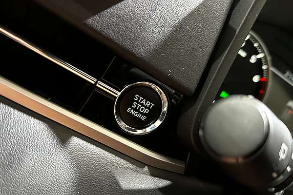 2023 Mitsubishi Outlander Black Edition ZM
