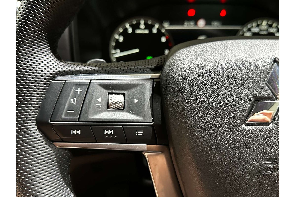 2023 Mitsubishi Outlander Black Edition ZM