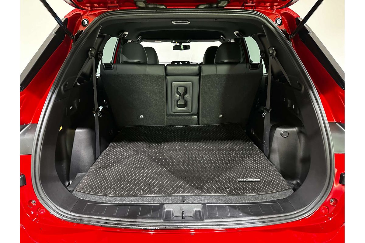 2023 Mitsubishi Outlander Black Edition ZM