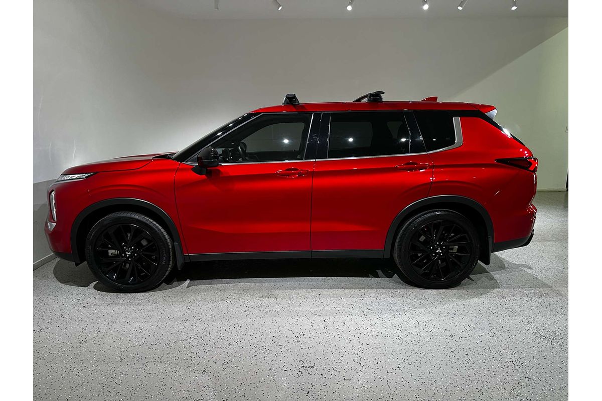 2023 Mitsubishi Outlander Black Edition ZM