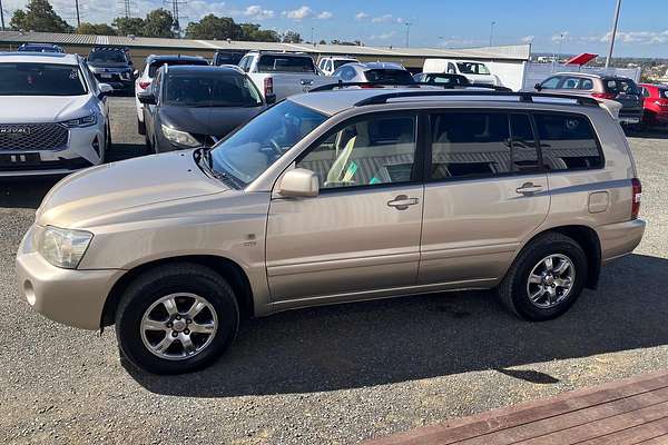 2004 Toyota Kluger CVX MCU28R