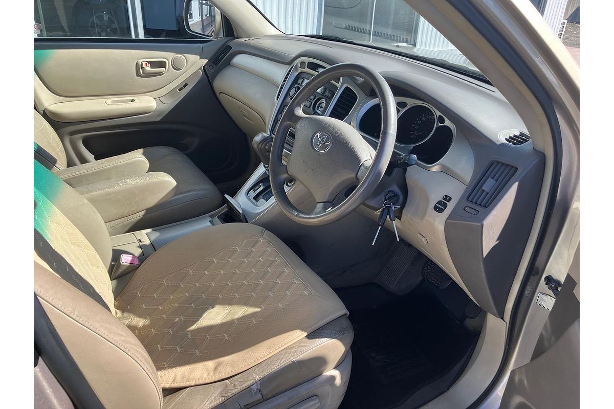 2004 Toyota Kluger CVX MCU28R