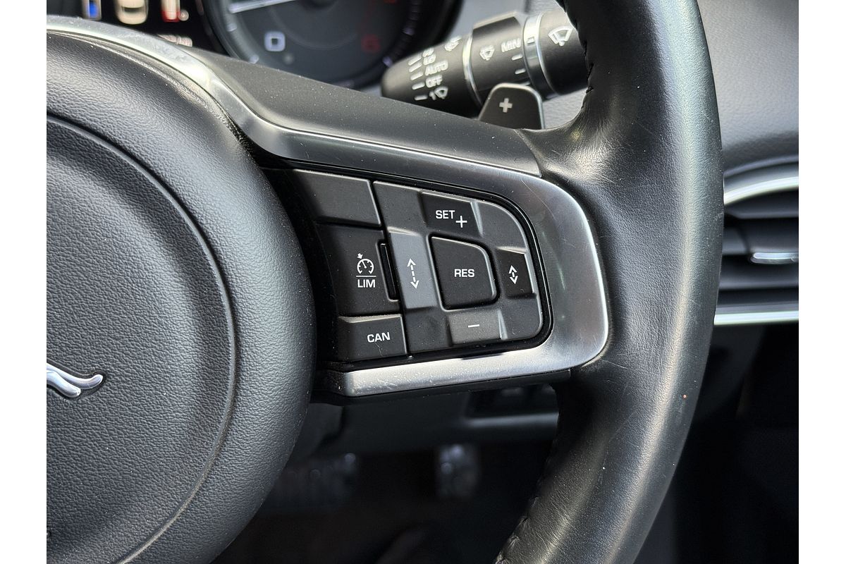 2015 Jaguar XE 20d R-Sport X760