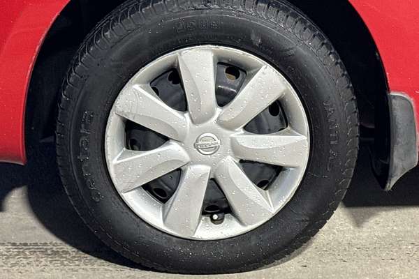 2011 Nissan Micra ST K13