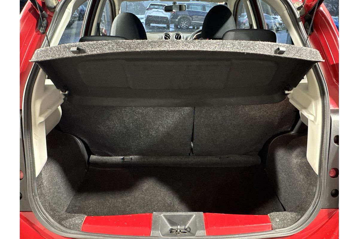 2011 Nissan Micra ST K13