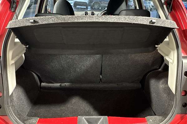 2011 Nissan Micra ST K13