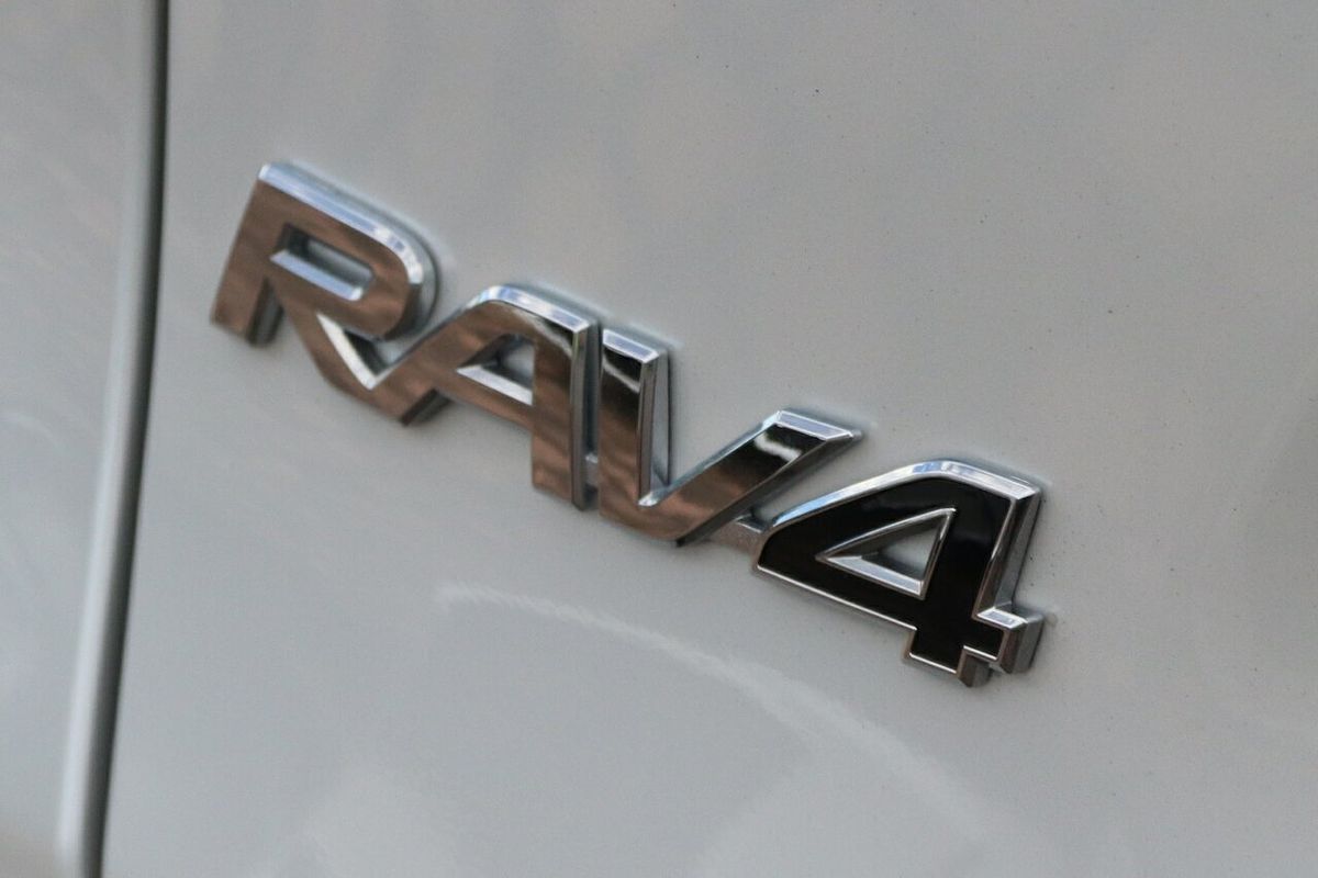 2024 Toyota RAV4 XSE AXAH52R