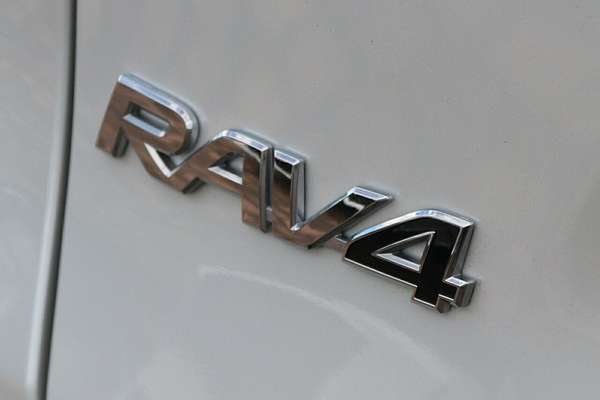 2024 Toyota RAV4 XSE AXAH52R