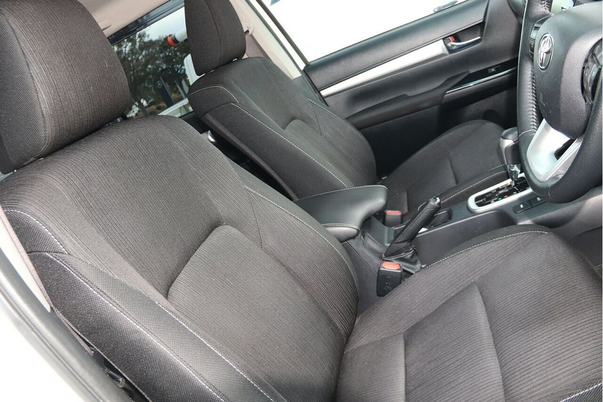 2022 Toyota Hilux SR5 GUN126R 4X4