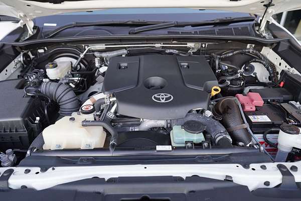 2022 Toyota Hilux 4x4 Hilux 4x4 SR 2.8L T Diesel Manual Extra Cab C/C