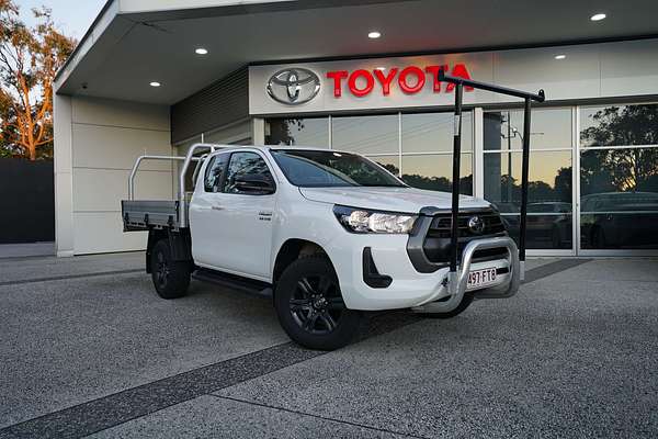 2022 Toyota Hilux 4x4 Hilux 4x4 SR 2.8L T Diesel Manual Extra Cab C/C
