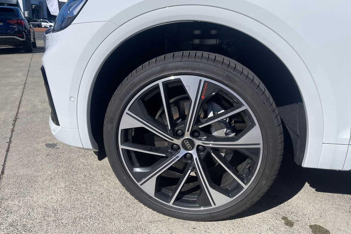 2024 Audi Q5 45 TFSI S line FY
