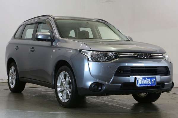 2013 Mitsubishi Outlander ES ZJ