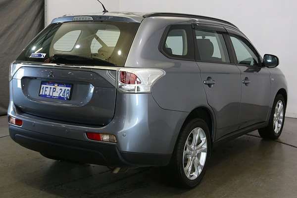 2013 Mitsubishi Outlander ES ZJ