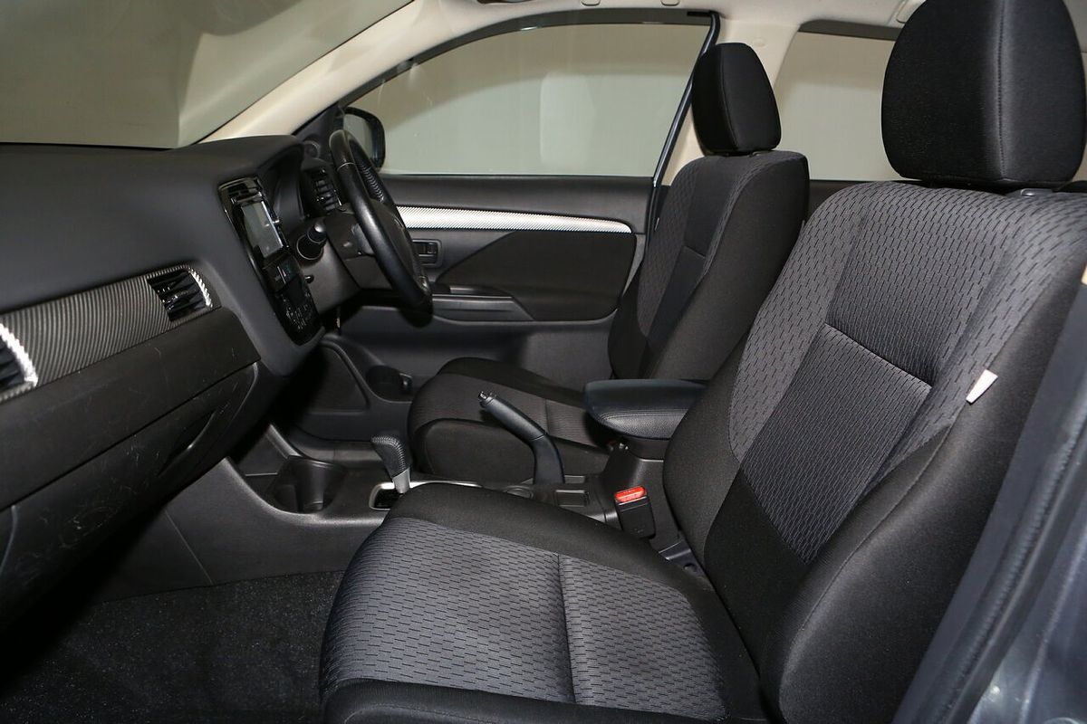 2013 Mitsubishi Outlander ES ZJ