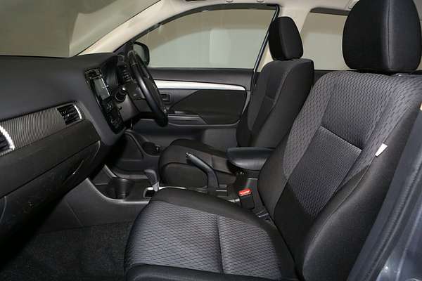 2013 Mitsubishi Outlander ES ZJ