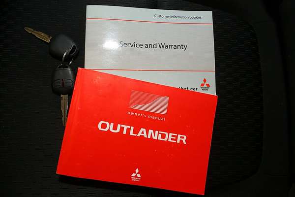 2013 Mitsubishi Outlander ES ZJ