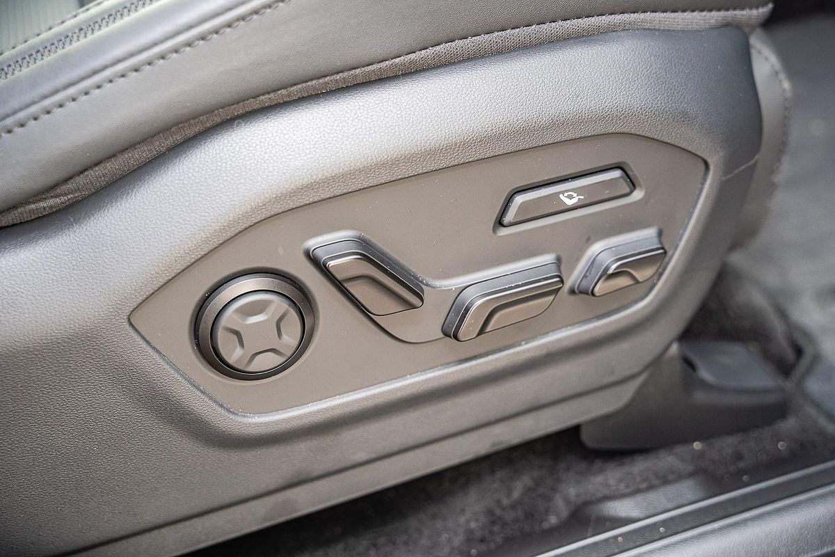 2025 Hyundai Santa Fe Calligraphy MX5.V1