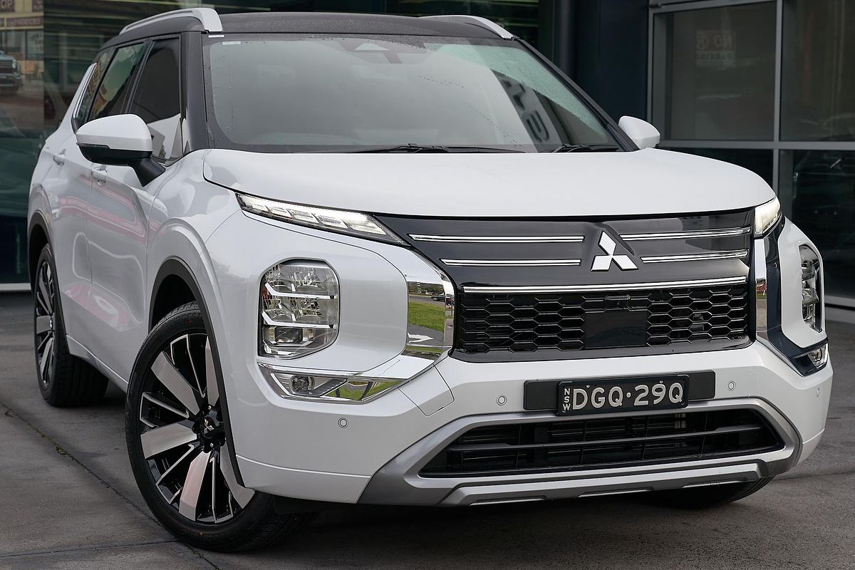 2025 Mitsubishi Outlander Exceed Tourer ZM
