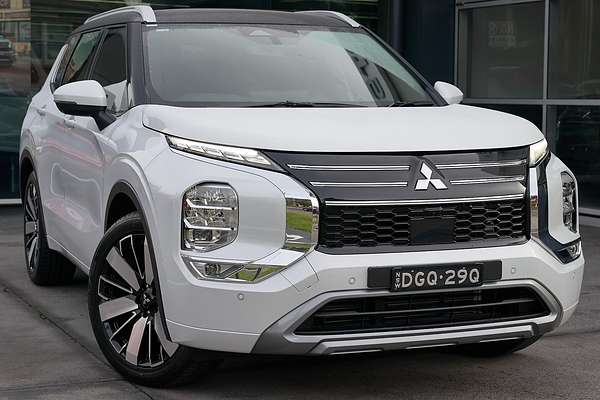 2025 Mitsubishi Outlander Exceed Tourer ZM