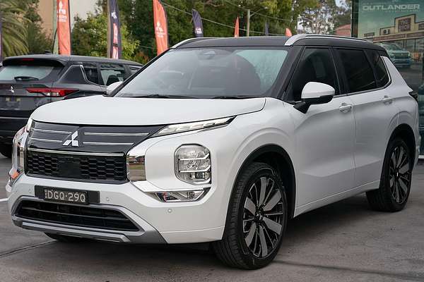 2025 Mitsubishi Outlander Exceed Tourer ZM