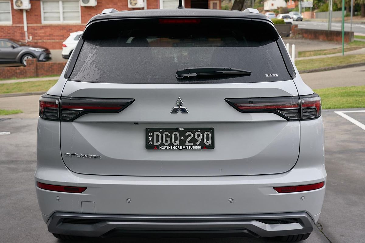 2025 Mitsubishi Outlander Exceed Tourer ZM