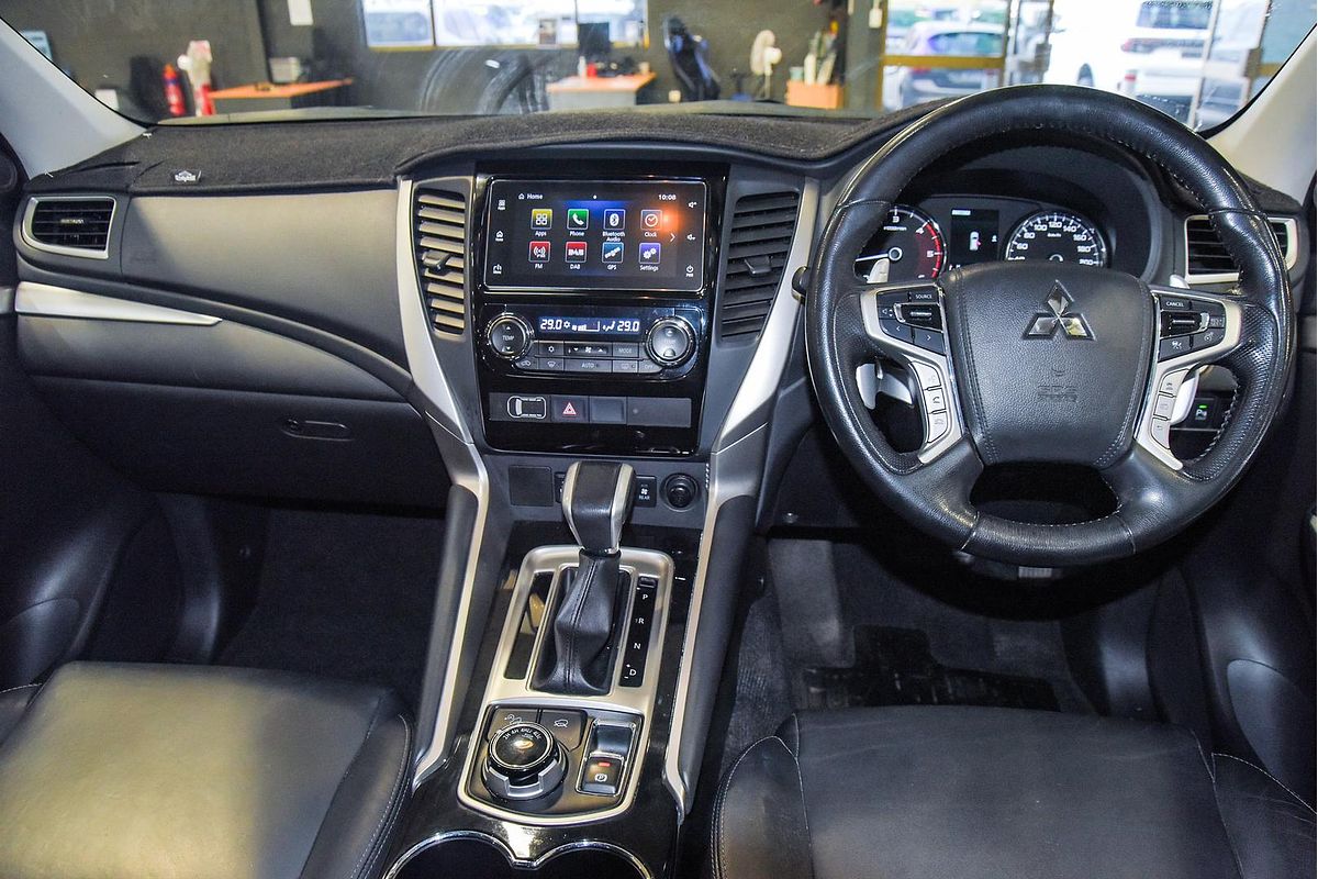 2019 Mitsubishi Pajero Sport Black Edition QE